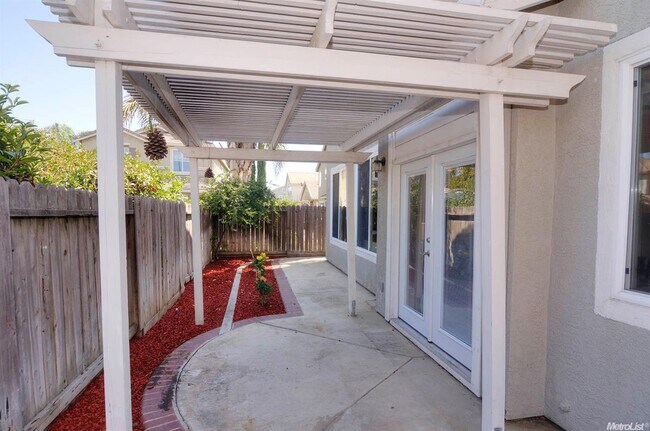 Building Photo - Wonderful Two Story Single House with Gorg...