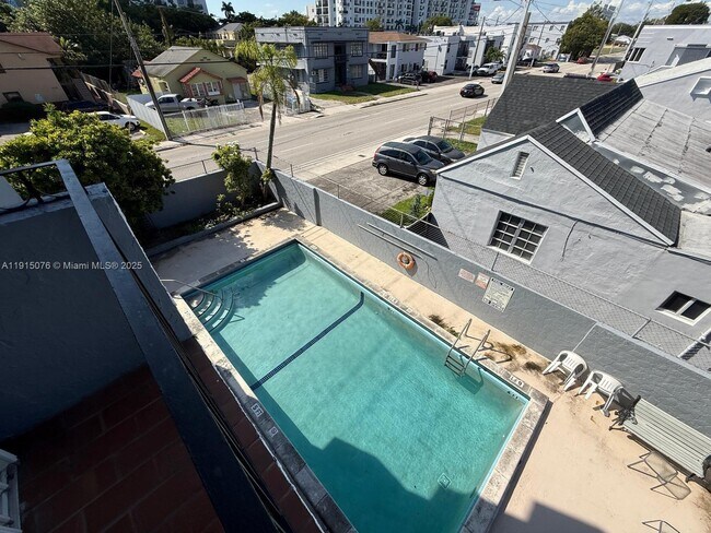 Building Photo - 1933 SW 7th St