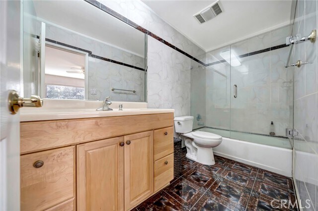 Building Photo - 5315 Zelzah Ave