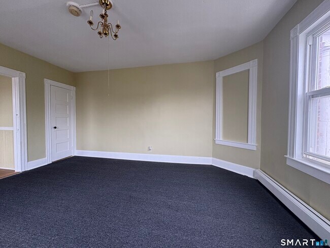 Building Photo - 240-242 Washington St