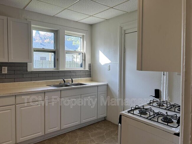 Building Photo - 1308 E North St