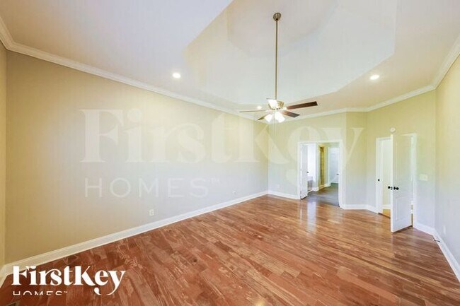 Building Photo - 8025 Brookhaven Ln