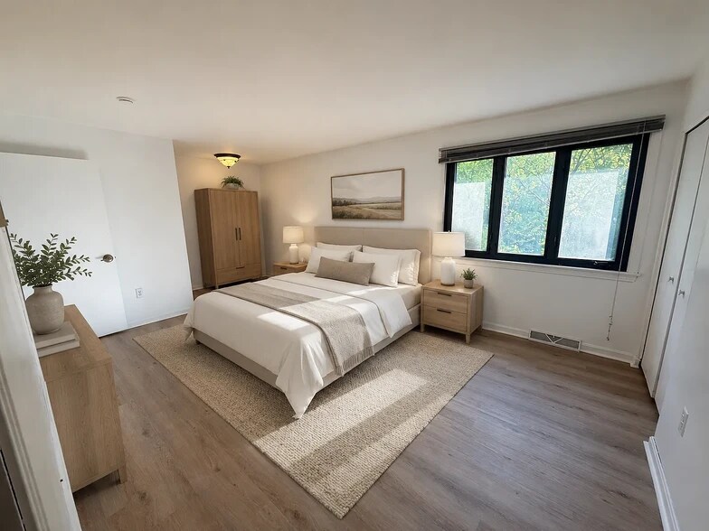 Master Bedroom - 2816 Bingham Dr