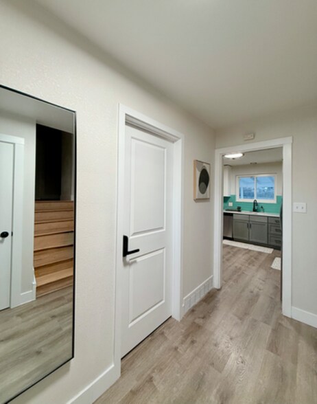 Building Photo - 9989 Dodge Dr