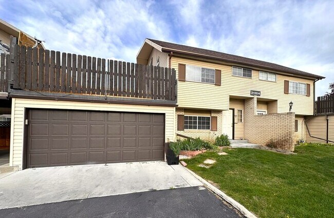 Building Photo - 1835 W Homestead Farms Ln