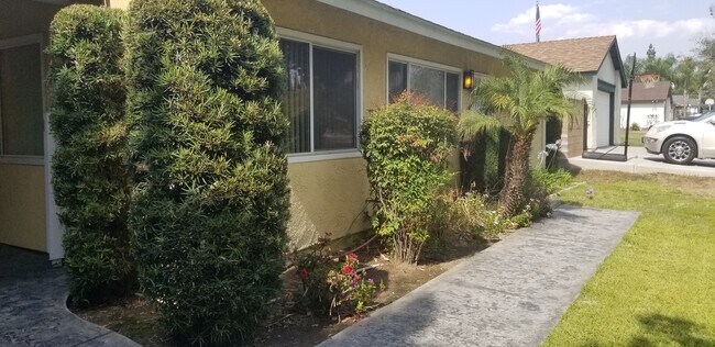 Building Photo - 1529 Cambridge Ave