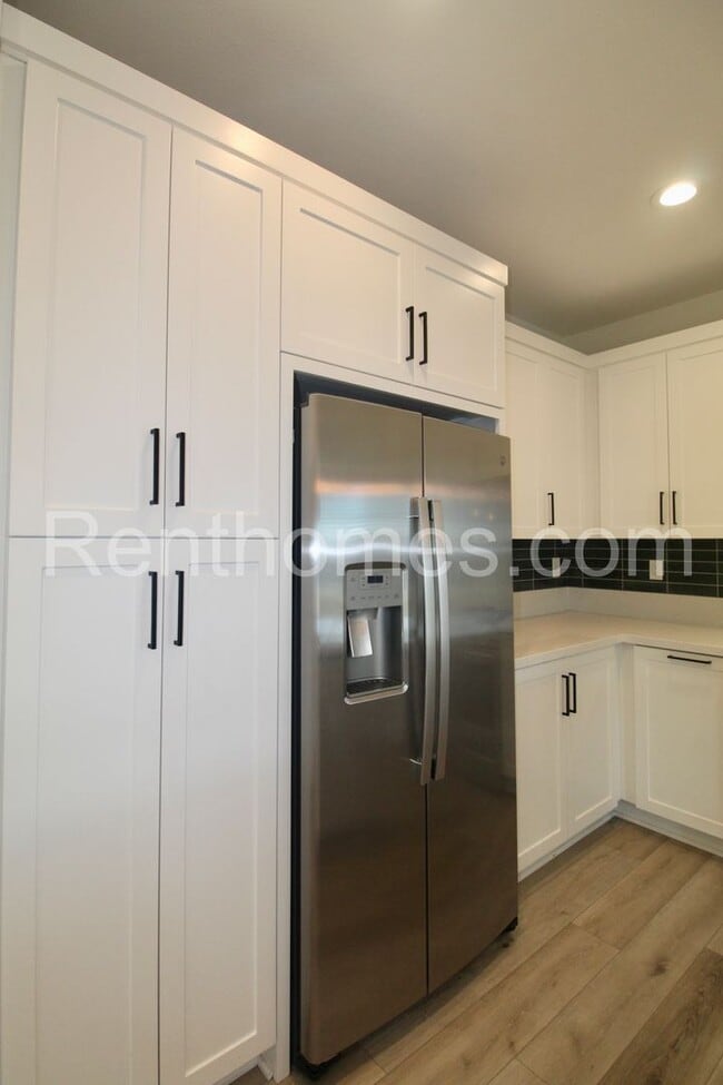 Building Photo - 1710 Discovery Falls Dr