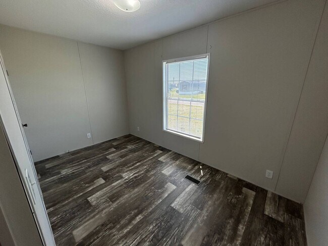 Building Photo - 1516 Bunnys Dr
