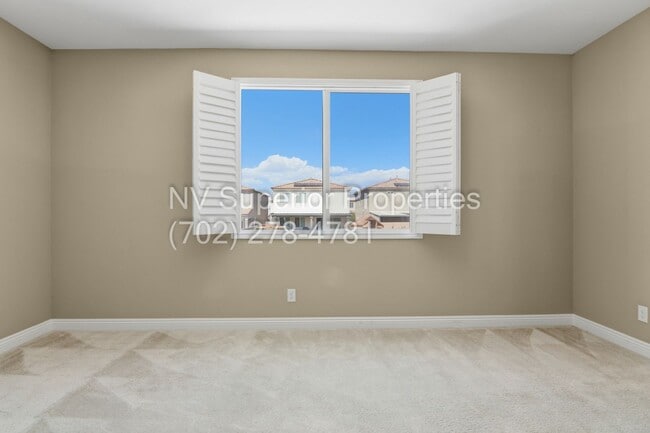 Building Photo - NW!! Pool!!! 5 Bedrooms!!! Bedroom & Bath Downstairs!!! Gated!!!! Covered Patio!!!