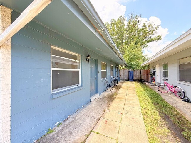 Building Photo - 3716 137th Ave N