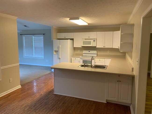 Building Photo - Cute 3/2 Home in Ogletree Village