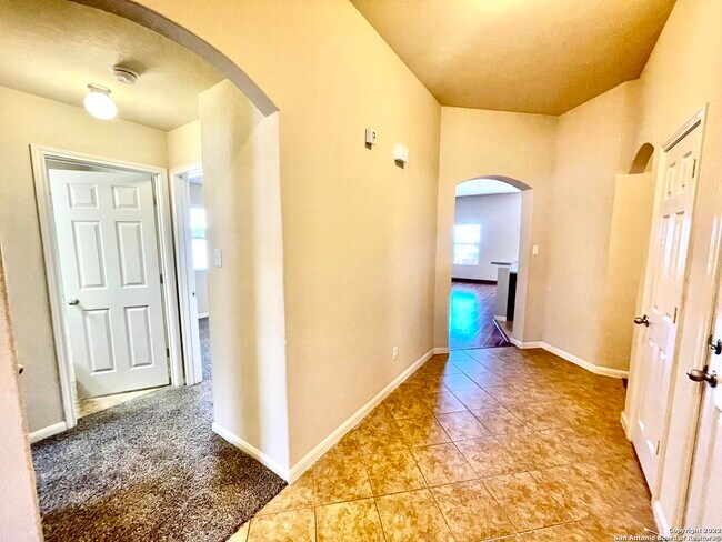 Building Photo - 2034 Gray Fox Creek