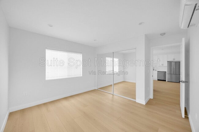 Building Photo - 1605 Vuelta Grande Ave