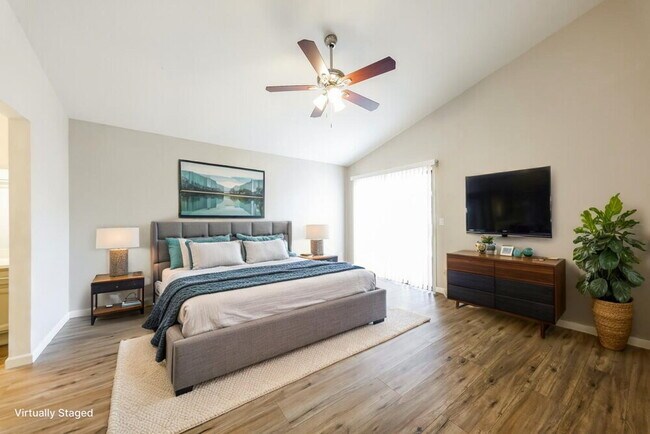 Building Photo - 6630 W Poinsettia Dr