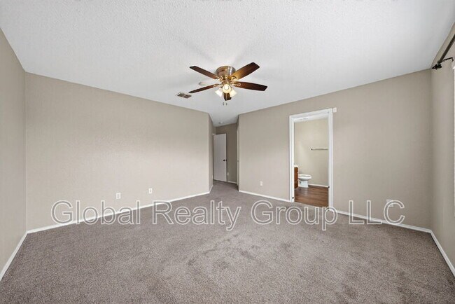 Building Photo - 117 Creek Run