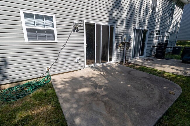 Building Photo - 4700 Dehaven Dr