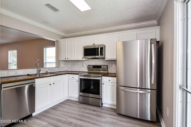 Building Photo - 899 Wynfield Cir