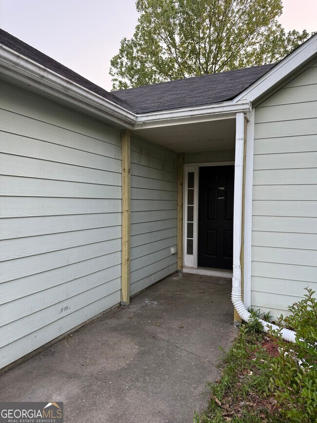 Building Photo - 4209 Zephyrhills Dr
