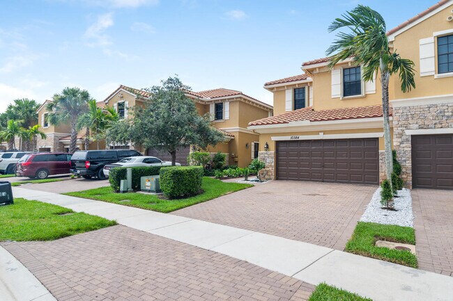 Building Photo - 10384 Wellington Parc Dr