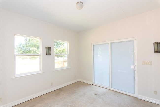 Building Photo - 2321 Friarcreek Loop