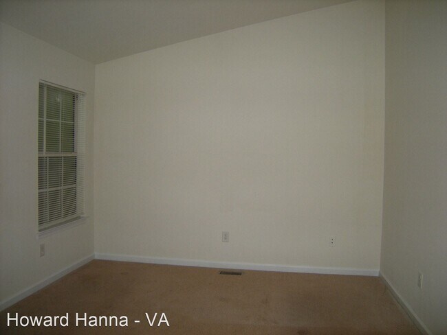 Building Photo - 3 br, 2.5 bath House - 10 Miranda Court