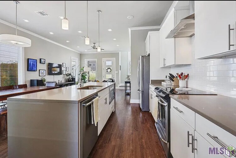 Kitchen - 7244 Kodiak Dr