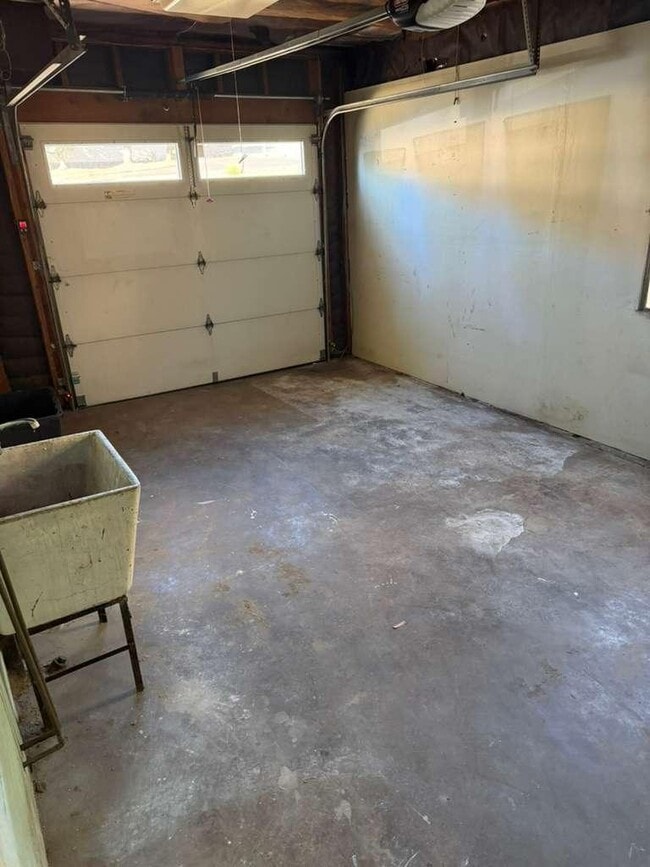 Building Photo - 5621 Mildred St