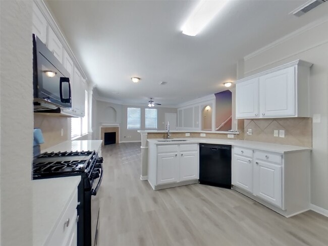 Building Photo - 32331 Hunter Park Ct