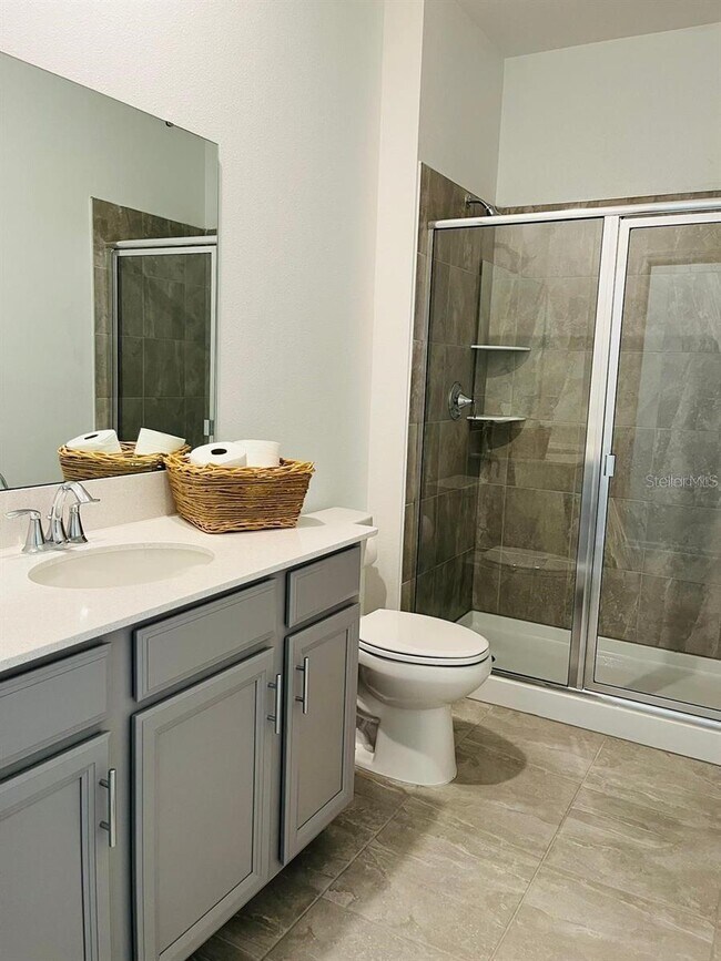 Building Photo - 6319 Lakepine St