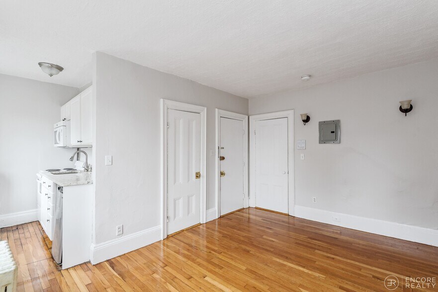 Building Photo - 47 S Russell St