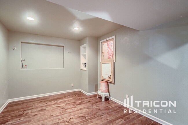 Building Photo - 10242 S Kelliwood Way