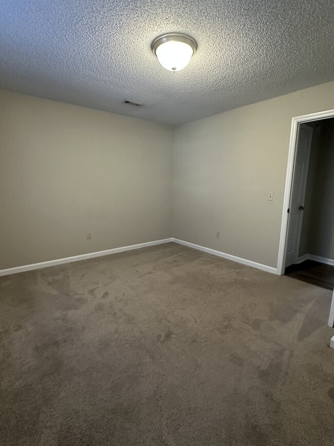 Building Photo - 1428 Central Ln