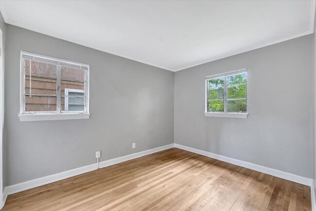 Building Photo - Sublease Available February 1st, 2026- Cha...