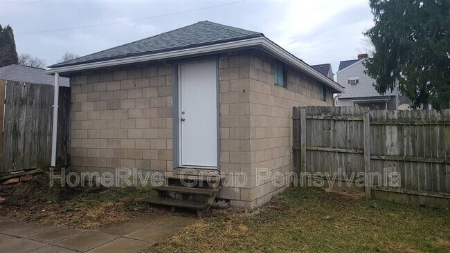 Building Photo - 804 Arlington Ave