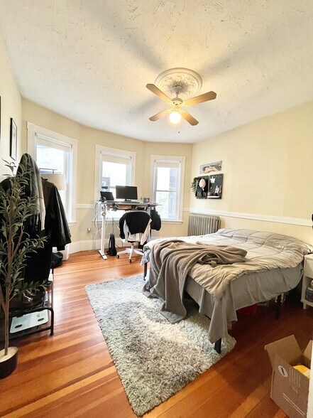 Building Photo - 88 Fisher Ave