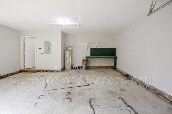 Building Photo - 801 Alwyn Blvd