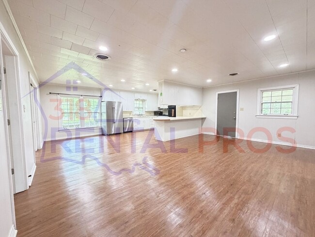Building Photo - 4 Bed 3 Bath Home in Ruston!