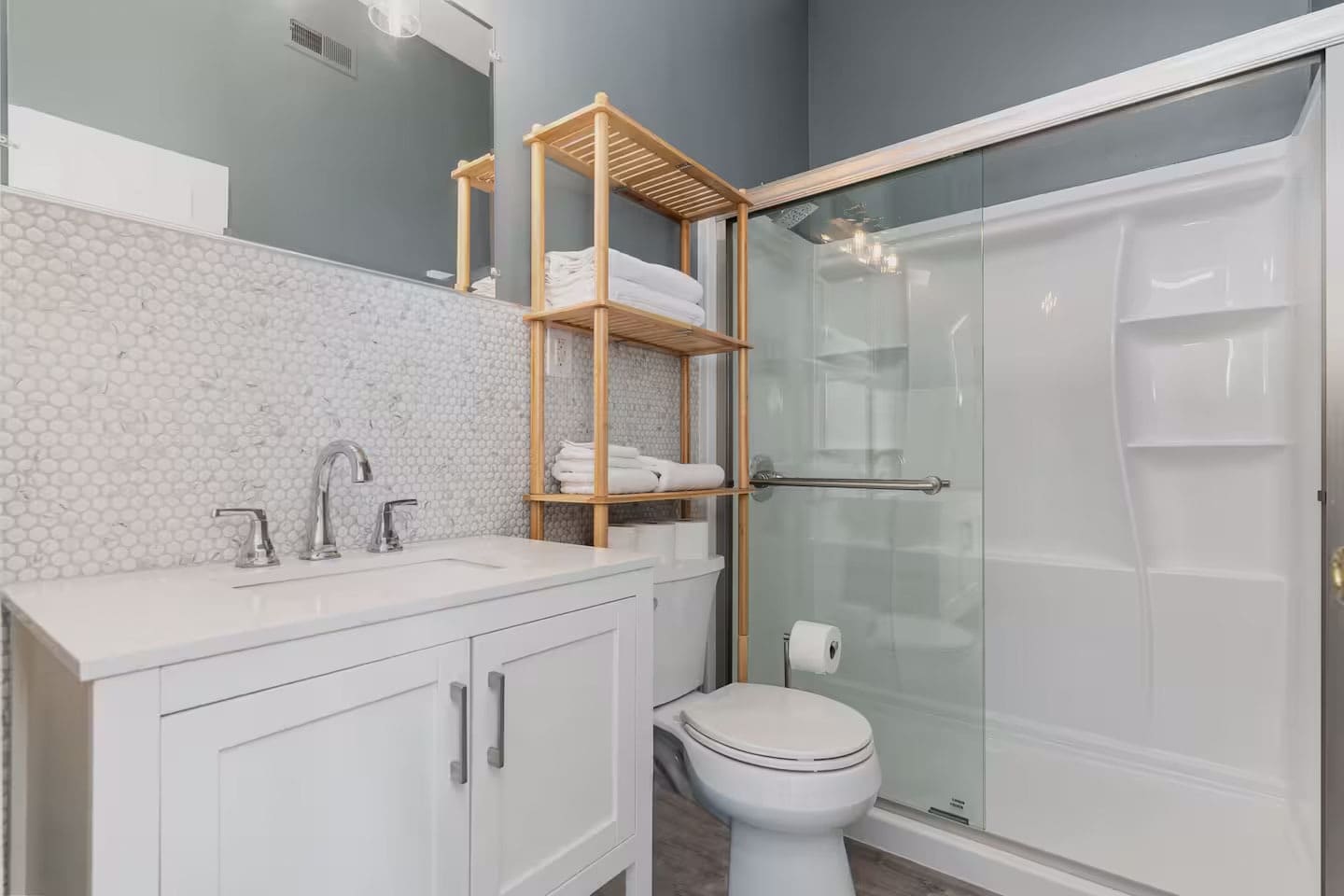 Bathroom 2 - 440 Hopkins St