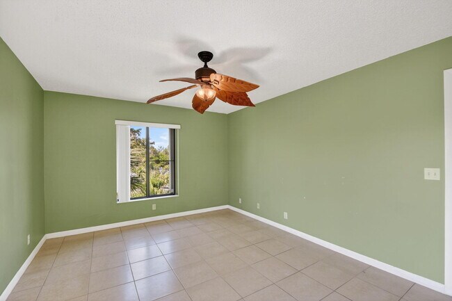 Building Photo - 812 Sky Pine Way