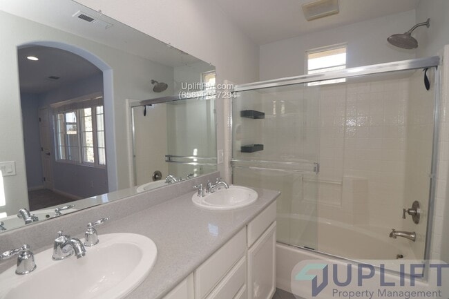 Building Photo - 2-Bed, 2-Bath Condo in the Heart of San Elijo Hills ** Move In Special $1,500 Off First Month's R...