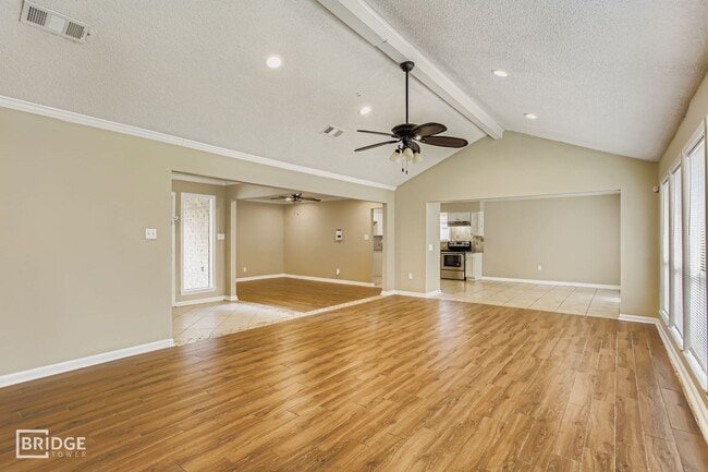 Building Photo - 15710 Sandy Hill Dr