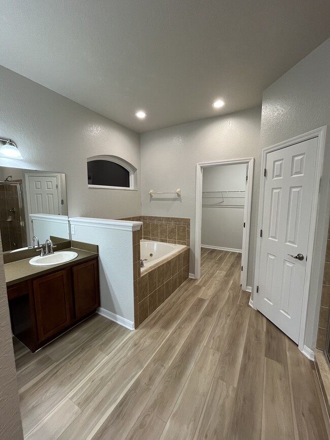 Building Photo - 5676 Elsinore Way