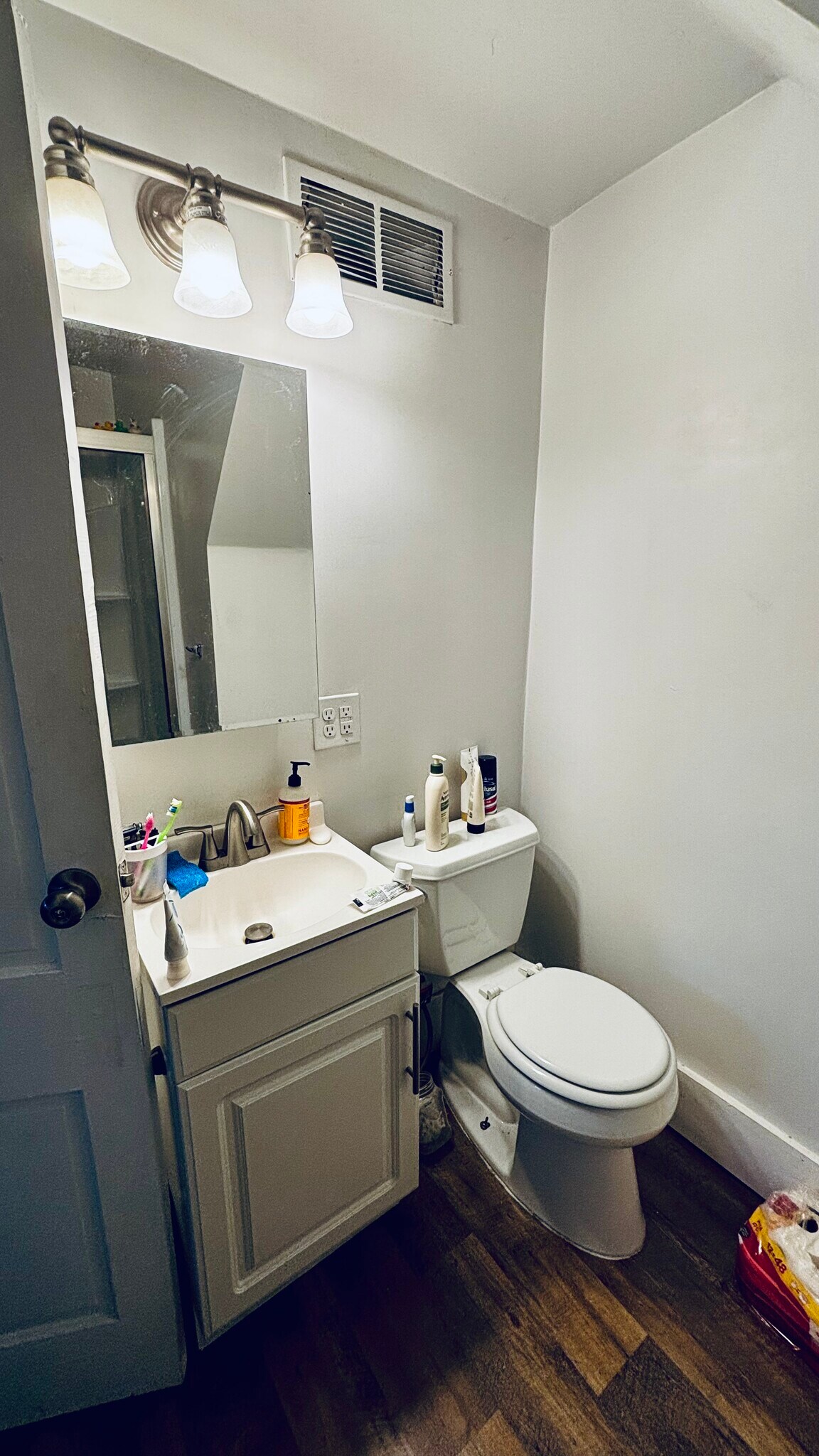 bathroom - 351 Stratford Ave