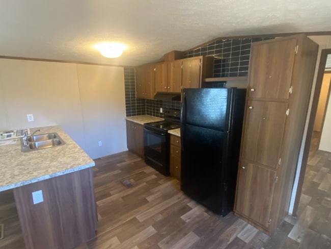 Building Photo - 604 Alexander Rd