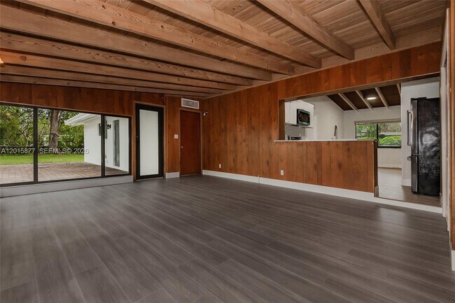 Building Photo - 12725 SW 80th Ave