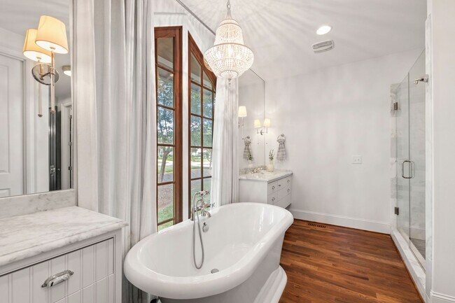 Building Photo - Custom Built 4BD, 4BA Home with Bonus Room...