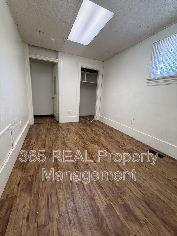 Building Photo - 1227 12th Ave