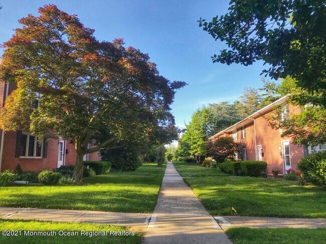 Building Photo - 364 Westwood Ave