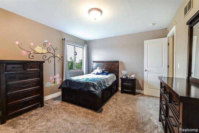 Building Photo - 51341 Park Pl Dr