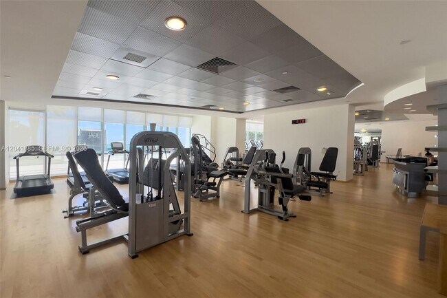 Building Photo - 1331 Brickell Bay Dr